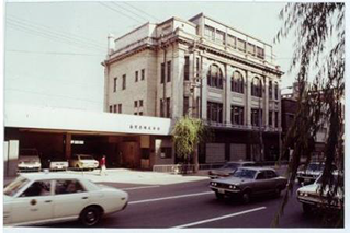 Daikin_old osaka office_tcm683-327617.jpg